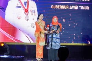 Khofifah Raih Penghargaan Atas Program Bansos Perempuan,Ini Programnya