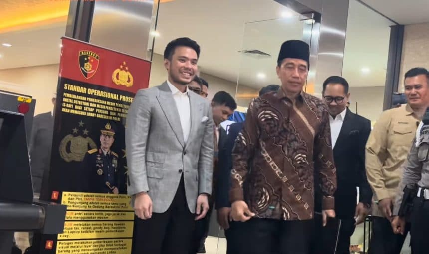 Jokowi di Bareskrim Dicecar 22 Pertanyaan, Keluar Bawa Map Hitam