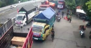 Ratusan Sopir Truk se-Jawa Timur Protes Aturan Zero ODOL di Surabaya