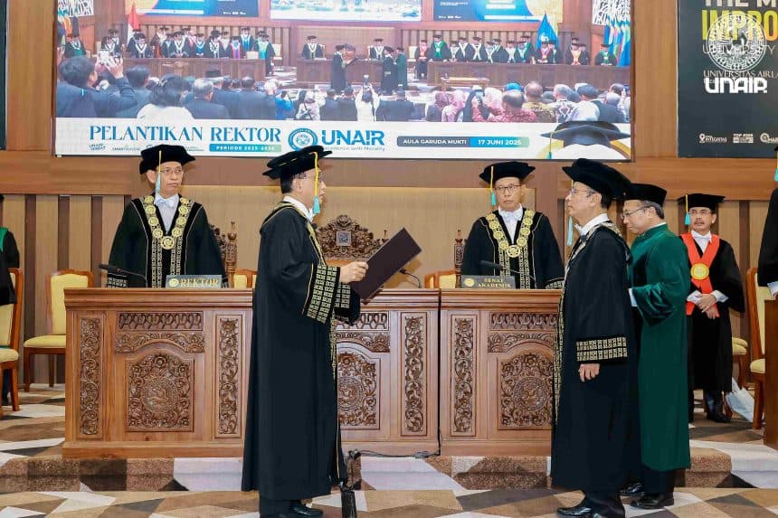 Prof Madyan Resmi Dilantik Jadi Rektor UNAIR ke-14