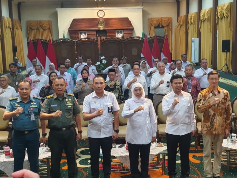 Jatim Sambut HUT ke-80 RI: Khofifah-Emil Ikuti Peluncuran Logo Baru