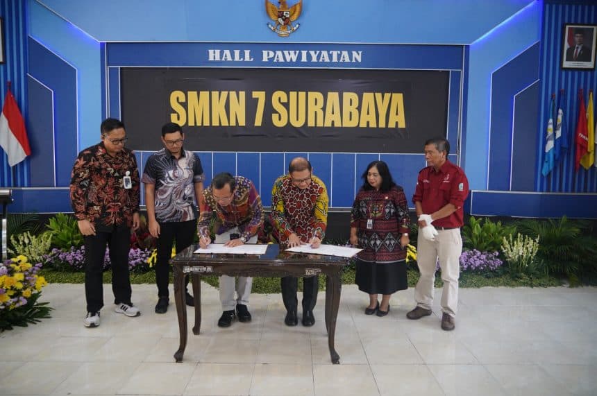 PLN NP & Dispendik Jatim Perpanjang MoU: SMK Berpeluang Kerja