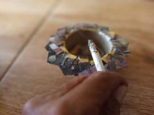 Benarkah Merokok Bikin Kulit Cepat Menua?
