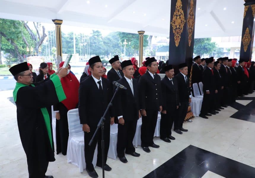 Pelantikan 8 Kepsek SMPN di Jombang Tuai Sorotan, Diduga Tabrak Aturan