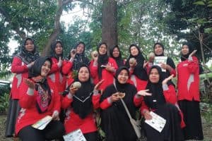 Ibu-Ibu Rembang Raup Ratusan Juta lewat Olahan Herbal Binaan SIG