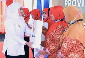 Buruh Rokok Surabaya Dapat BLT Rp 1,3 Juta dari Dana Bagi Hasil Cukai