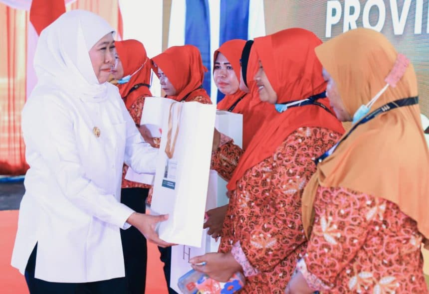 Buruh Rokok Surabaya Dapat BLT Rp 1,3 Juta dari Dana Bagi Hasil Cukai