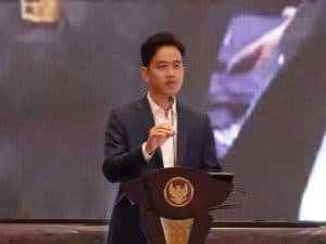 Gibran Berkelakar Senasib Effendi Simbolon: Sama-sama Dicopot PDI-P