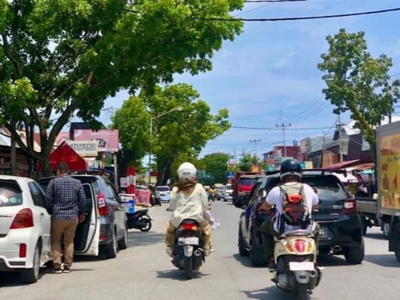 Surabaya Hari Ini Berawan Tapi Gerah, Suhu 31 Derajat Bikin Keringetan