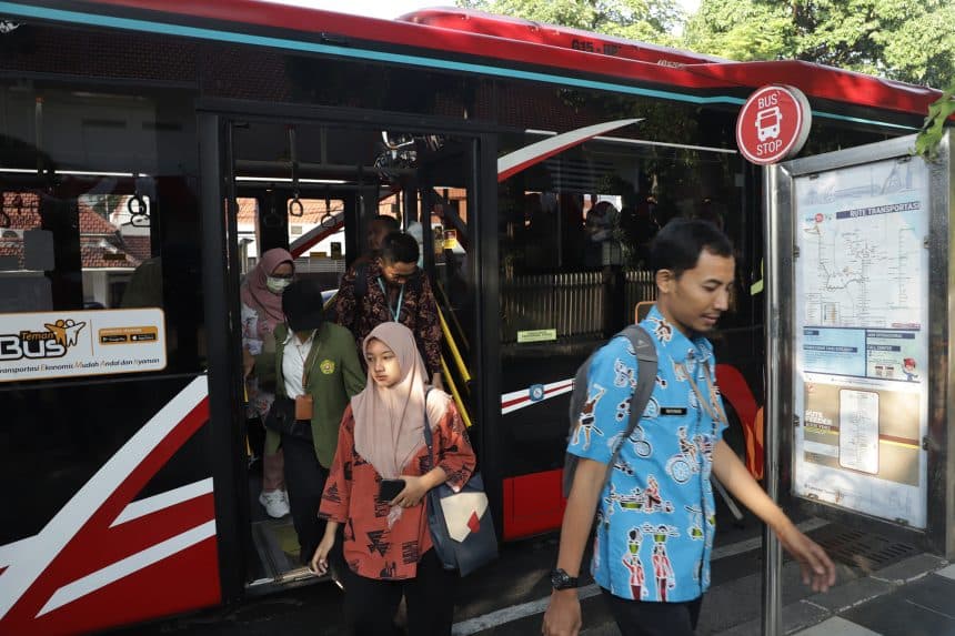 Trayek Baru Tak Boleh Matikan Transportasi Eksisting Surabaya