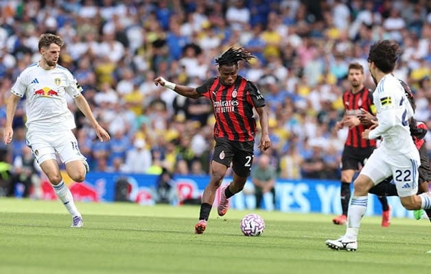 Milan Ditahan Imbang Leeds di Pramusim, Gol Gimenez Dibalas Stach