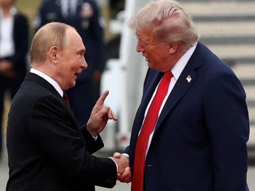 Kremlin Ungkap Panggilan Telepon 40 Menit Trump & Putin Bahas Ukraina