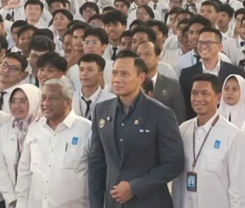 Mantan Rektor ITS Prof M Nuh Disanjung Menko AHY