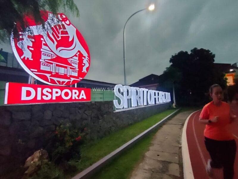 Kompleks Lapangan Jatim Seger menjadi tempat olahraga warga yang ada di Surabaya, maupun para atlet. (foto: jero)