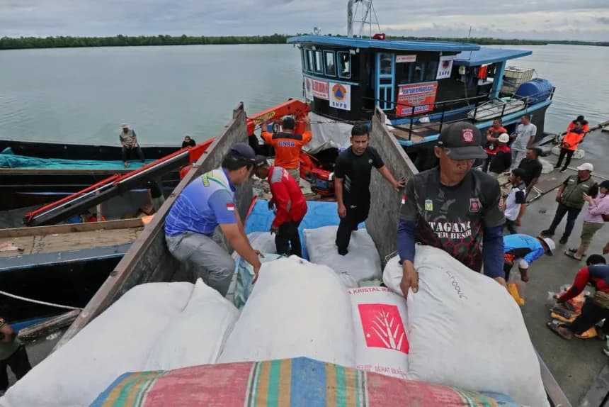 Update Penanganan Bencana Aceh: Distribusi 200 Ton Bantuan Aceh Besar
