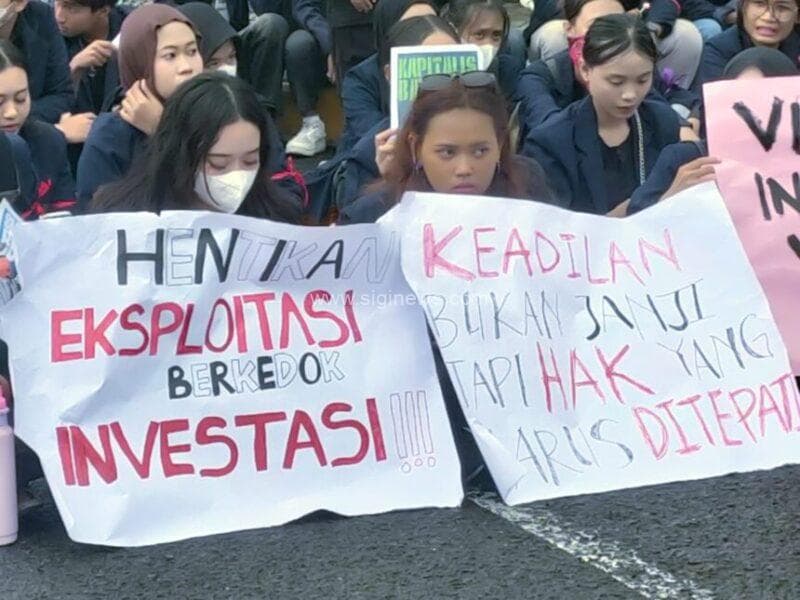 Beragam tuntutan pada aksi May Day 2026 di depan DPRD Jatim, dari penghentian eksploitasi berkedok investasi, MBG, Koperasi Desa Merah Putih, hingga pencabutan peraturan mengenai tenaga kerja outsourcing. (foto:jero)