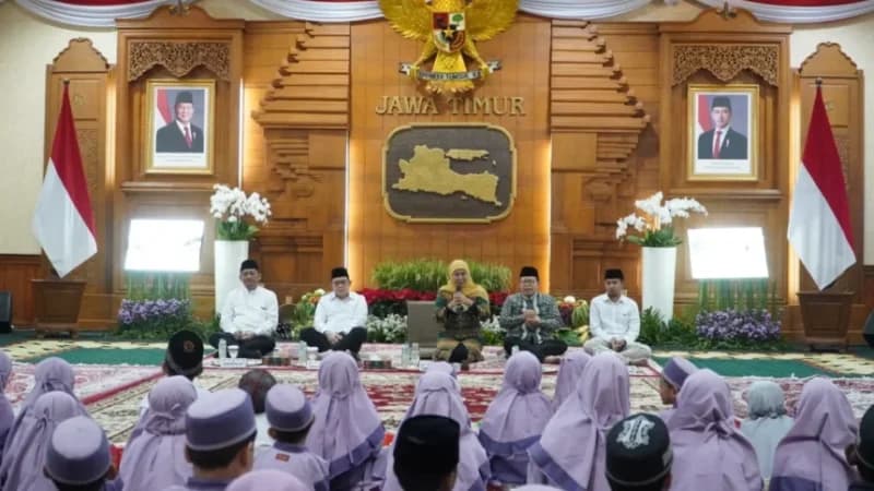 Jelang HUT Ke-81 RI, Khofifah Ajak 81 Anak Yatim Doakan Jawa Timur