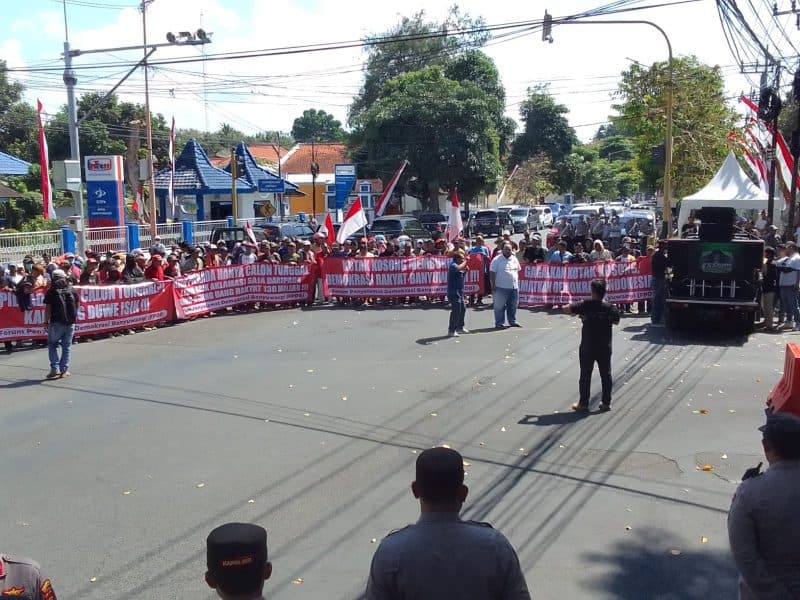Demo FPDB Tolak Kotak Kosong di Pilkada Banyuwangi Tahun 2024