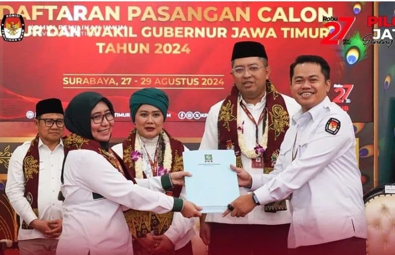 Cak Imin Antar Luluk-Lukman Daftar ke KPU Jatim