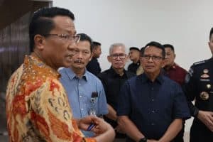 Menkumham Pantau Area Imigrasi Khusus Umrah di Bandara Juanda