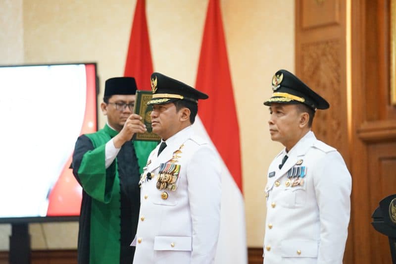 Pj Gubernur Adhy Lantik Pj Bupati Pasuruan dan Pj Walikota Probolinggo