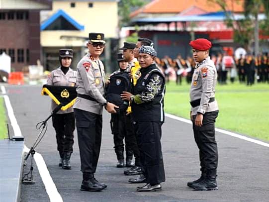 Polda Jatim Gelar Apel Besar Petugas Polmas & Satkamling Pasca Pilkada
