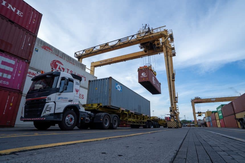 TPS ‘Gas Pol’ 24 Jam: Layani Arus Barang Lebaran Non Stop