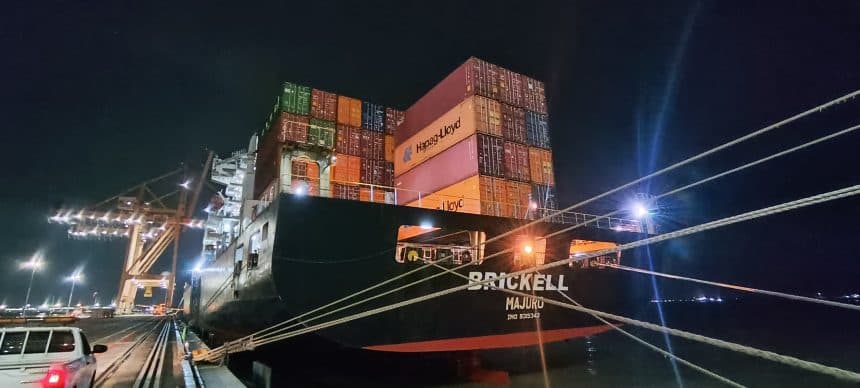 TPS Surabaya Cetak Rekor: Bongkar Muat Lebih Cepat, Biaya Berkurang