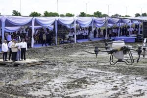 Prabowo Terbang Bersama Drone, Tebar Benih 25 Hektare Dalam Sehari