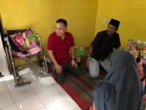 Remaja 15 Tahun di Jombang Sendirian Rawat Nenek Lumpuh Sejak SD