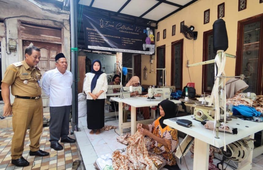 Jamin Seragam Gratis Tanpa Pungli: Wabup Gus Salman Pantau Penjahit