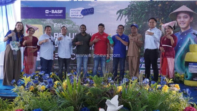 Jajaran BASF saat acara peluncuran produk insektisida Efficon®. (foto : dok. BASF)