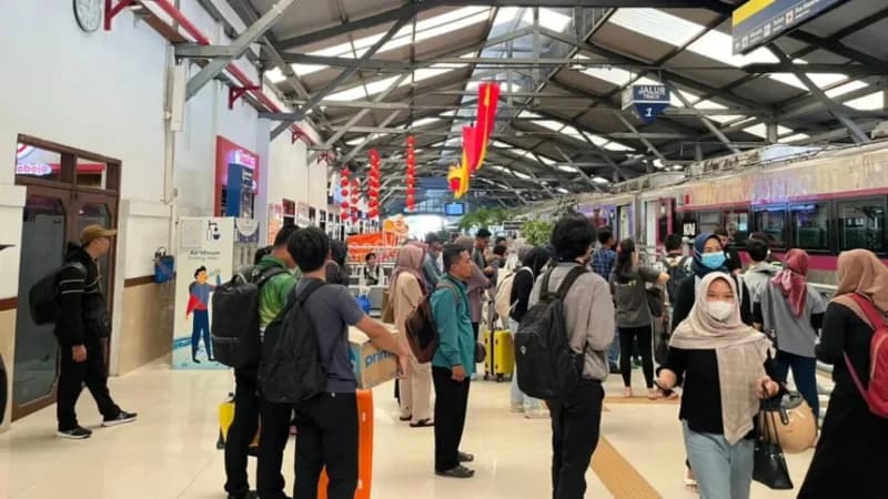Cek! Ini Tanggal & Rute Paling Ramai Libur Imlek di Stasiun Surabaya