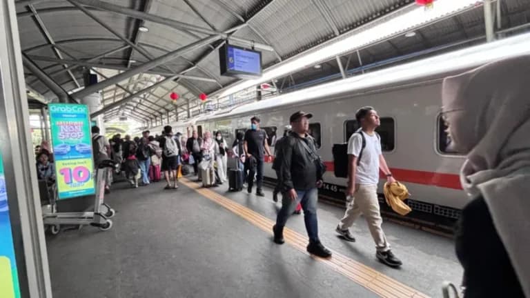 Cek Daftar Stasiun Paling Padat di Jawa Timur Selama Libur Imlek