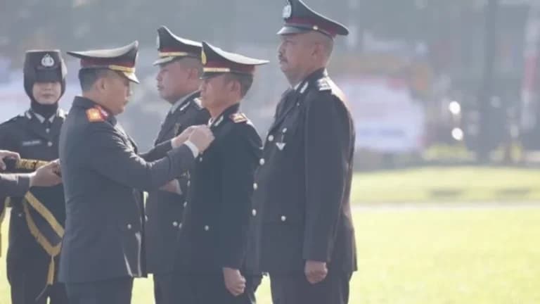 Raih Samkaryanugraha, Polda Jatim Cetak Sejarah di HUT Bhayangkara