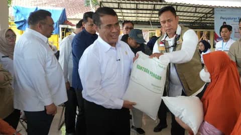 Bantuan Beras Rapel 3 Bulan Disalurkan di Surabaya, Segini Dapatnya