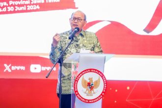 Pj Sekdaprov Jatim menyampaikan pesan kepada guru tentang ideologi Pancasila