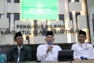 Ketua PWNU Jatim KH Abdul Hakim Mahfudz jumpa pers tentang Konferwil 2-4 Agustus, Selasa (30/7/2024). (Foto : Rois)