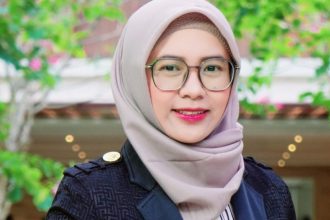 Sri Fatmawati SSi MSc PhD, dosen Departemen Kimia ITS yang berhasil menjadi perempuan pertama di Indonesia pemenang Dr Willmar Schwabe Award 2024 di Polandia