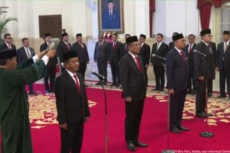 Pelantikan Menteri ESDM Bahlil Lahadalia; Menkumham Supratman Andi Atgas; Menteri Investasi/ Badan Koordinasi Penanaman Modal (BKPM) Rosan Roeslani; serta Angga Raka Prabowo sebagai Wakil Menteri Komunikasi dan Informatika. (Foto : screenshot yt sekretariat presiden)