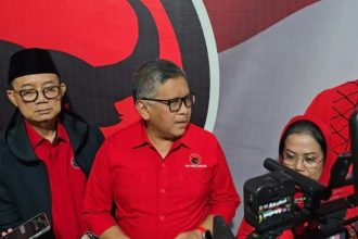 Sekjen DPP PDI Perjuangan Hasto saat di kantor DPD PDIP Jatim.