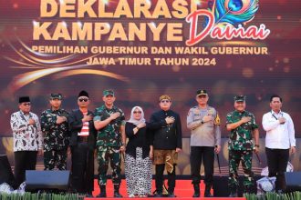 Deklarasi Damai Pemilihan Gubernur dan Wakil Gubernur Jawa Timur Tahun 2024 digelat di halaman Tugu Pahlawan, Surabaya. (Foto : Adpim Prov Jatim)