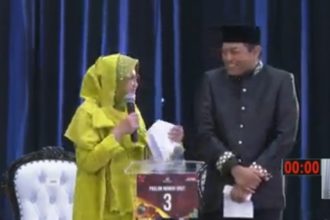 Cagub-cawagub Jatim Risma-Gus Hans