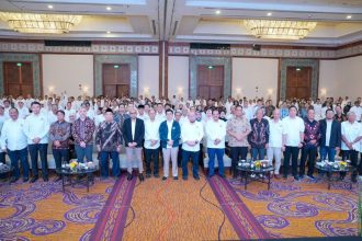 Acara KADIN Jatim Bisnis Forum dengan tema 'Menyongsong Pembangunan Ketahanan Ekonomi Nasional Bersama Kabinet Merah Putih', di Ballroom Shangri-La Hotel Surabaya, Minggu (27/10/2024). (Foto : Biro Pers LaNyalla)