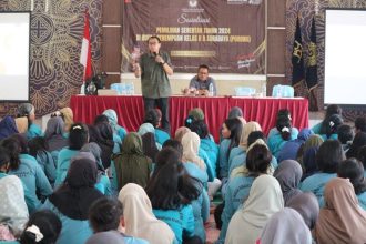KPU Kabupaten Sidoarjo mensosialisasikan tahapan Pilkada 2024 ke warga binaan Rutan Kelas II A Surabaya. (Foto : Humas Kemenkumham Jatim)