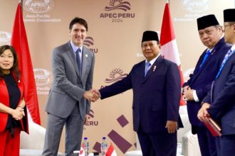 Presiden Prabowo Subianto melakukan pertemuan bilateral dengan Perdana Menteri Kanada, Justin Trudeau, di sela-sela KTT APEC yang berlangsung di Lima Convention Center (LCC), Peru, pada Jumat (15/11/2024). (Foto: BPMI Setpres/Rian)