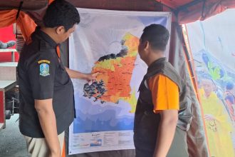 Ancaman bencana hidrometeorologi akibat cuaca ekstrem di musim liburan akhir tahun 2024 ini, BPBD dan BNPB mendirikan posko siaga di lima titik strategis di Jatim. (Foto : BPBD Jatim)