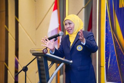 Gubernur Jawa Timur Khofifah Indar Parawansa dari IKA Unair terpilih menjadi salah satu anggota Presidium HIMPUNI (Himpunan Alumni Perguruan Tinggi Negeri Indonesia) periode 2025-2028. (foto : dok. adpim prov jatim)