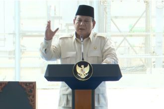 Presiden Republik Indonesia Prabowo Subianto saat meresmikan pabrik pemurnian logam mulia PT Freeport Indonesia di Kabupaten Gresik, Jawa Timur. (Foto : ss yt sekretariatpresiden)