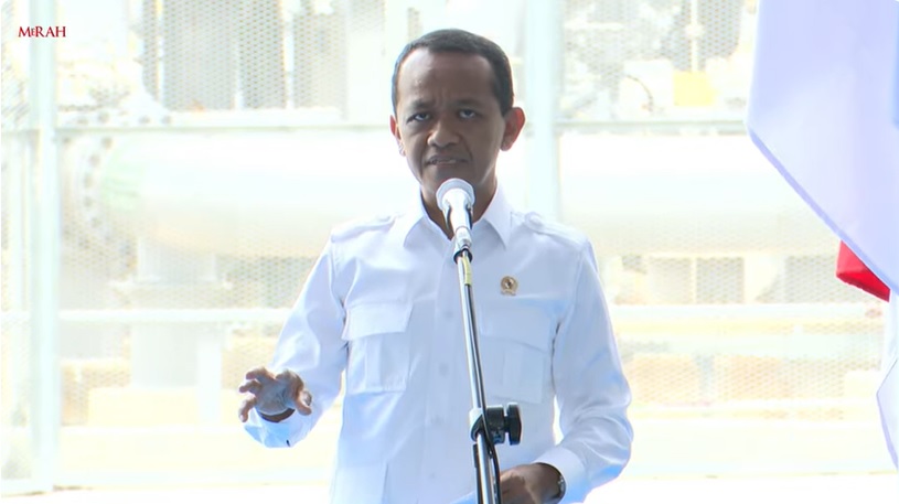Menteri ESDM Bahlil Lahadalia saat melaporkan perkembangan Pabrik Pemurnian Logam Mulia PT Freeport Indonesia di Gresik, Provinsi Jawa Timur. (Foto : ss yt sekretariatpresiden)